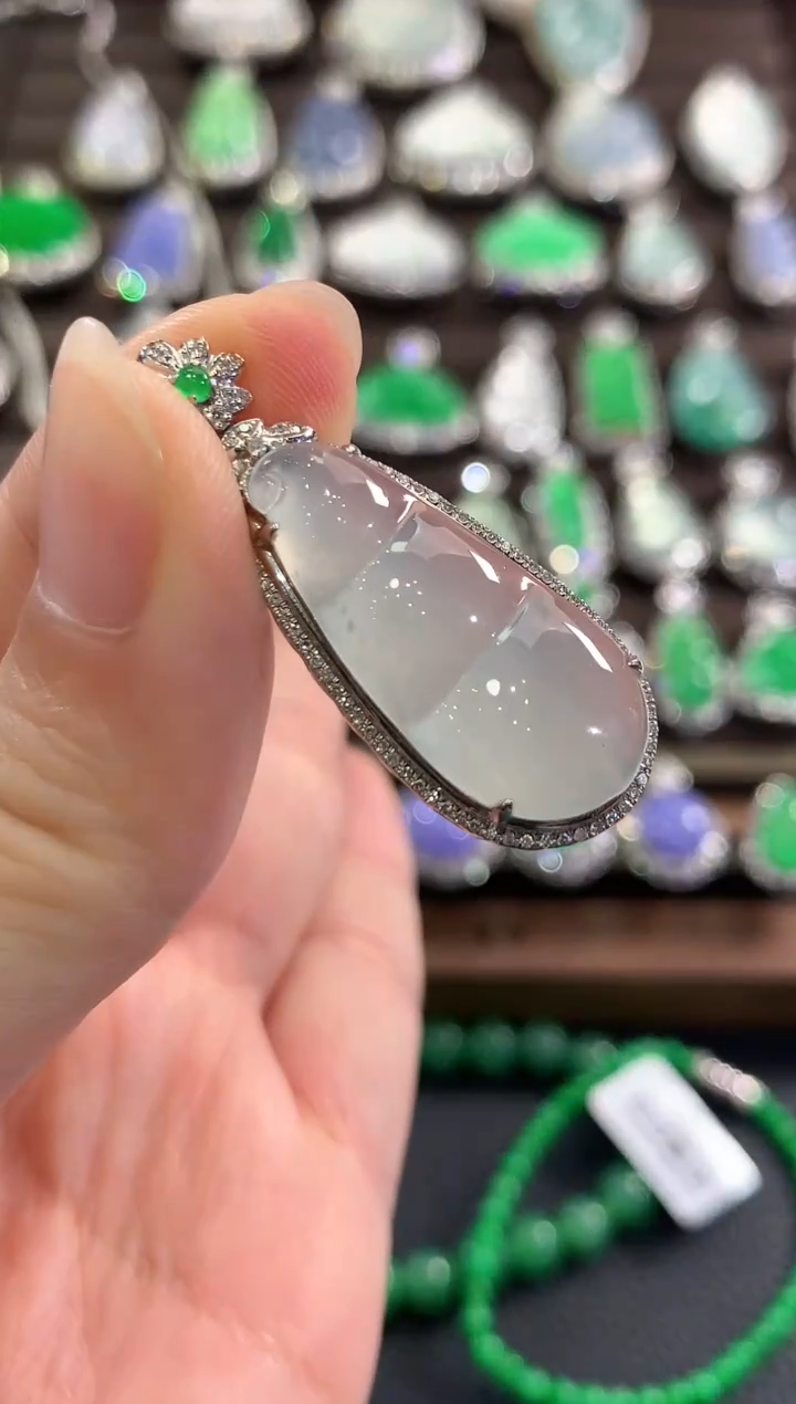 吊坠(不含链)18K金镶嵌翡翠b100  