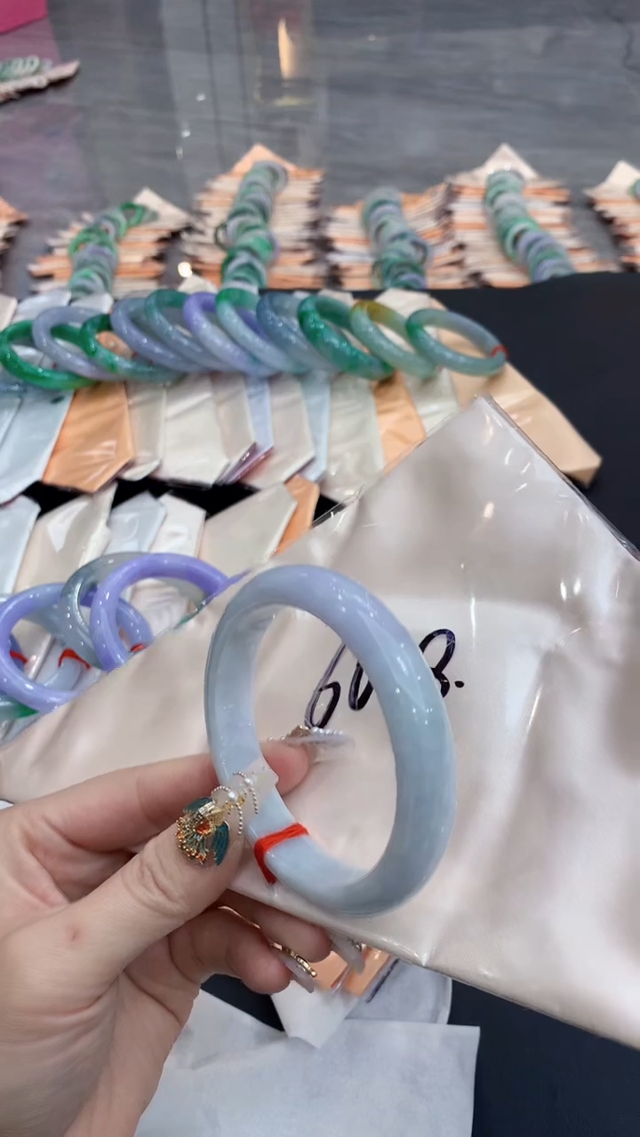 【闪购商品】翡翠手镯未镶嵌0548757947