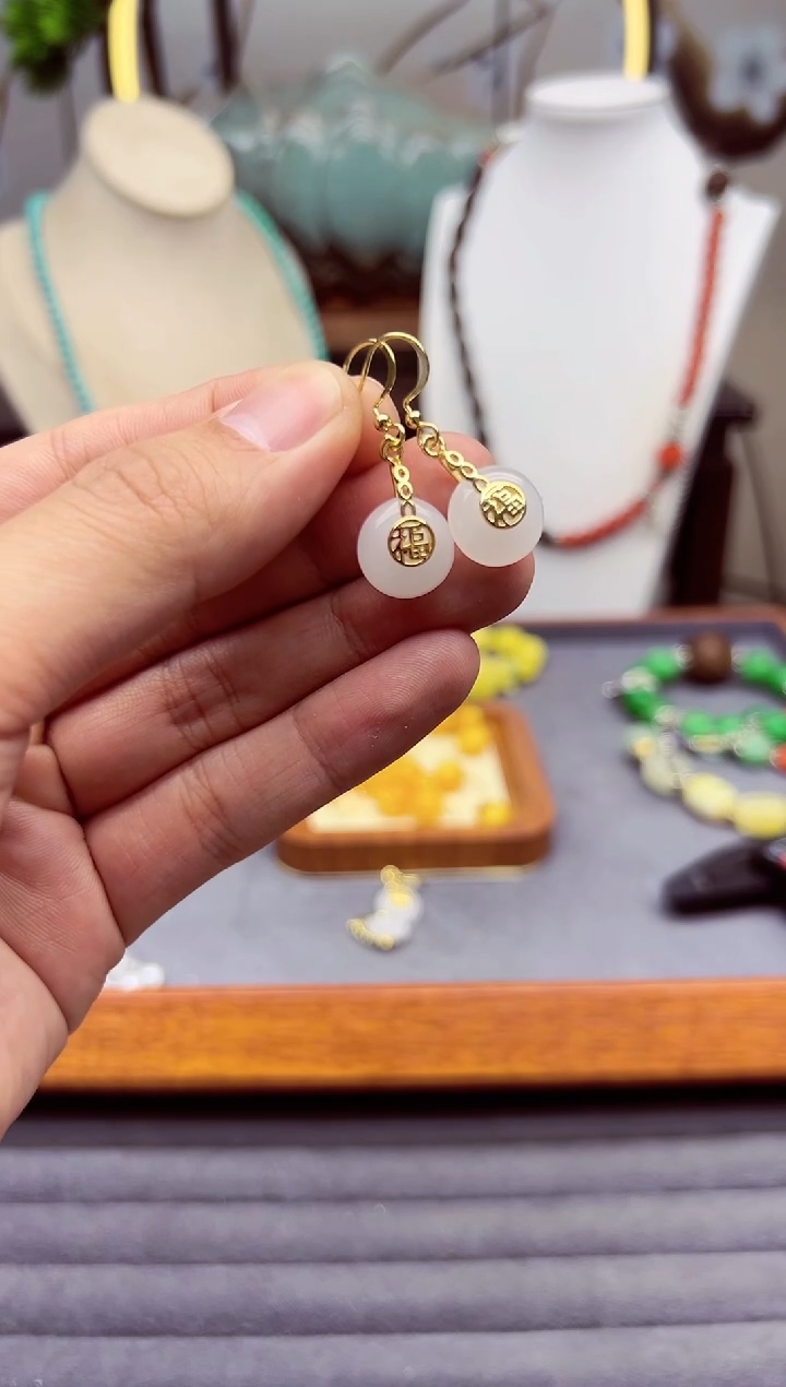 【闪购商品】和田玉耳饰14K金镶嵌E399````