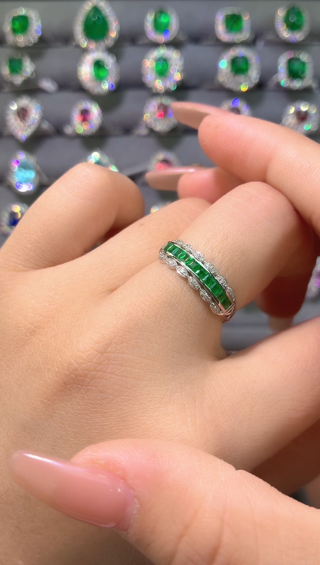 18K金镶嵌戒指祖母绿-1.44ct