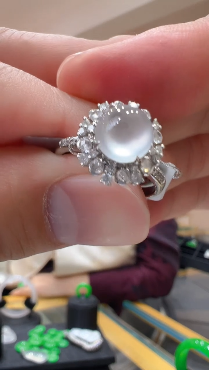 【闪购商品】翡翠戒指18K金镶嵌             