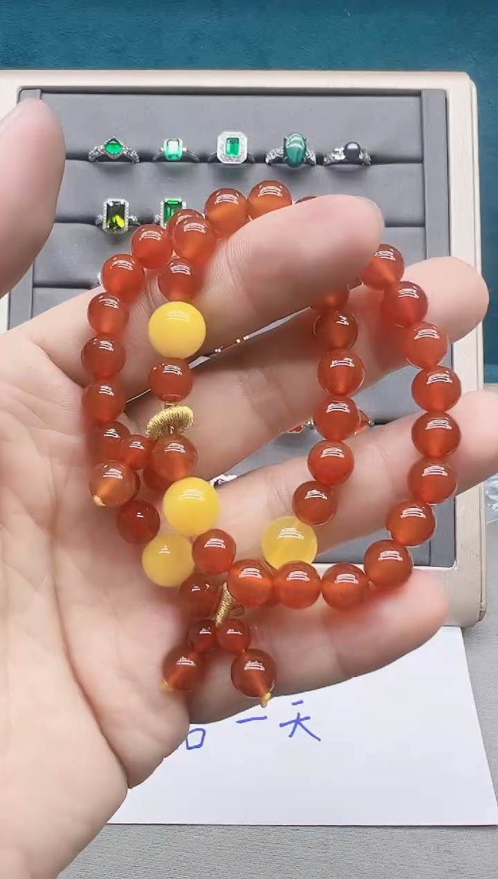 【闪购商品】南红玛瑙手链未镶嵌来了