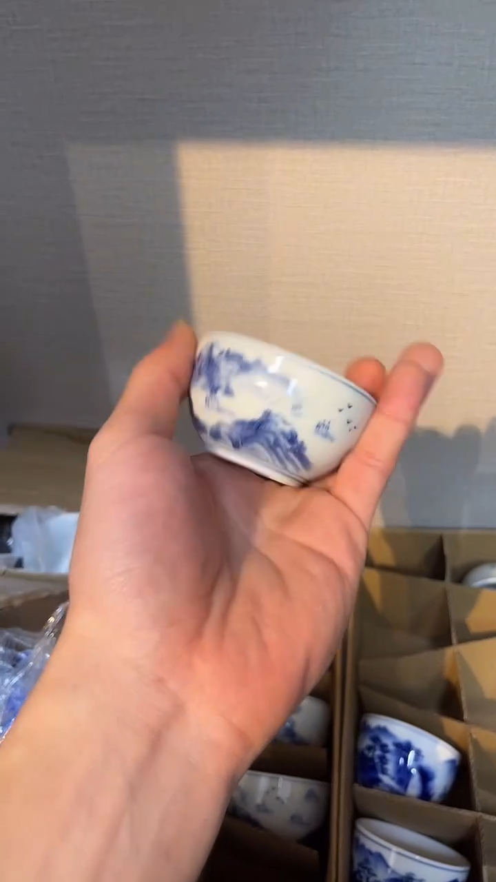 景德镇高温瓷山水小客杯