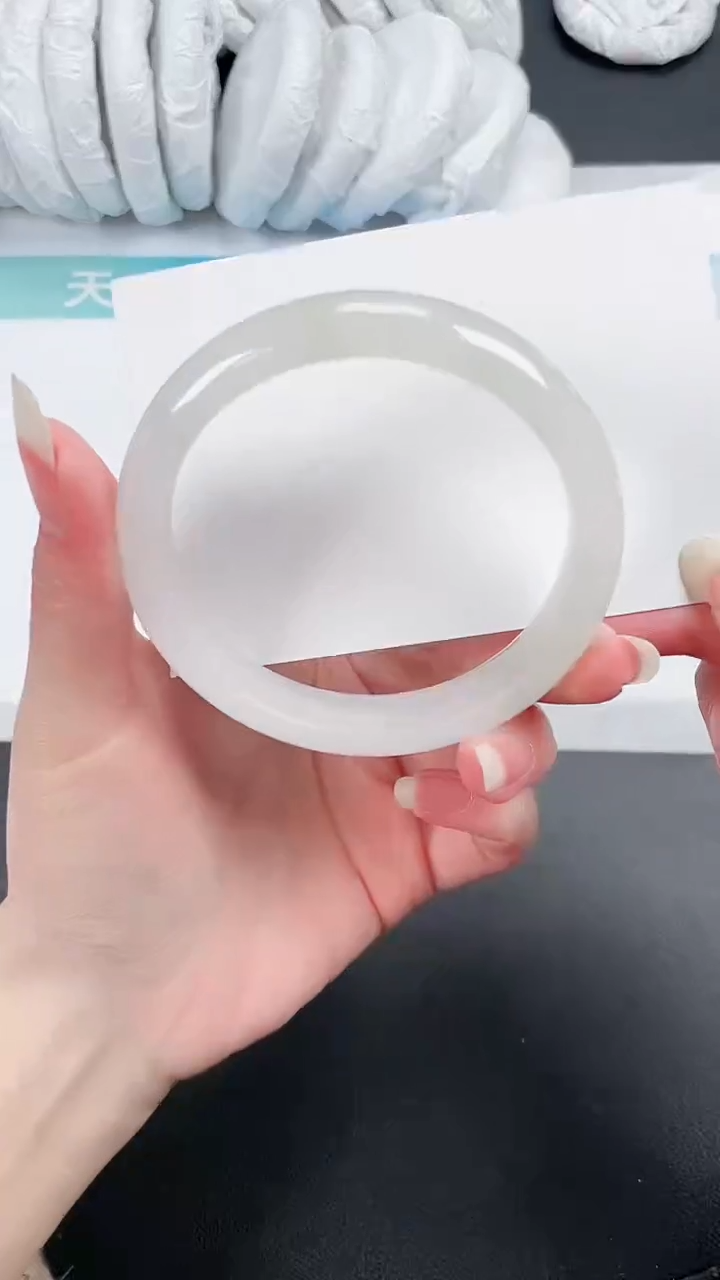 【闪购商品】石英质玉手镯未镶嵌454-60.8