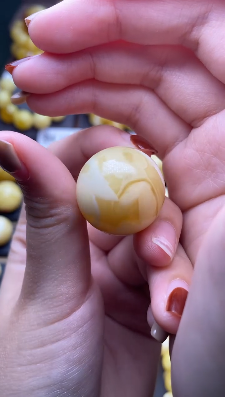 【闪购商品】琥珀裸石未镶嵌大小姐珠宝75