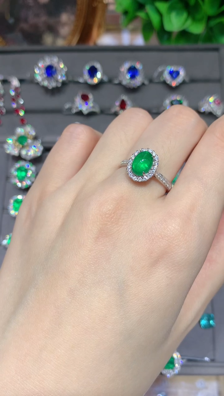 祖母绿戒指18K金镶嵌1.65CT