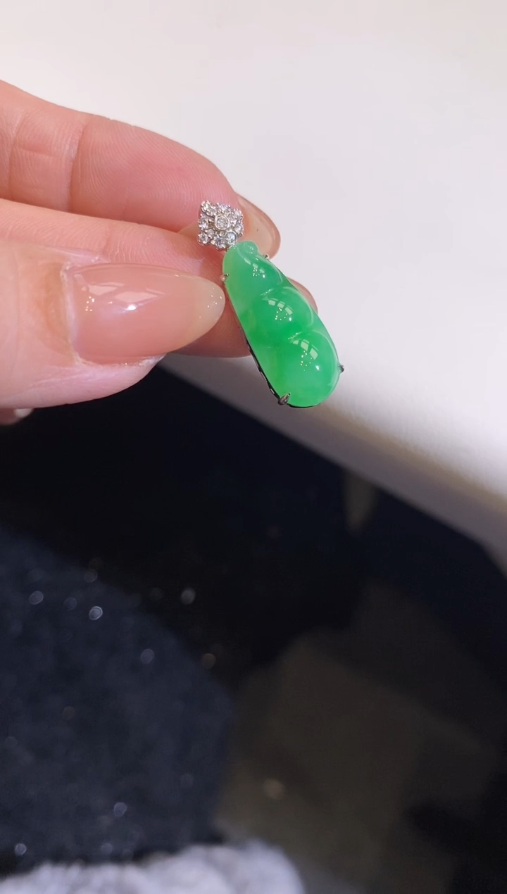 吊坠(不含链)18K金镶嵌翡翠福豆