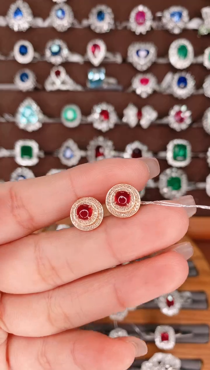 【闪购商品】红宝石呃呃18K金镶嵌1.25克拉