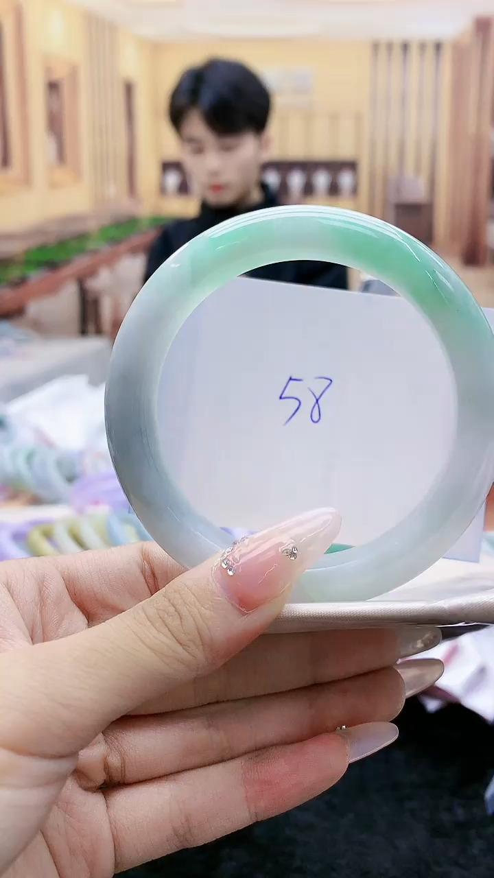 【闪购商品】翡翠手镯未镶嵌   H72-11