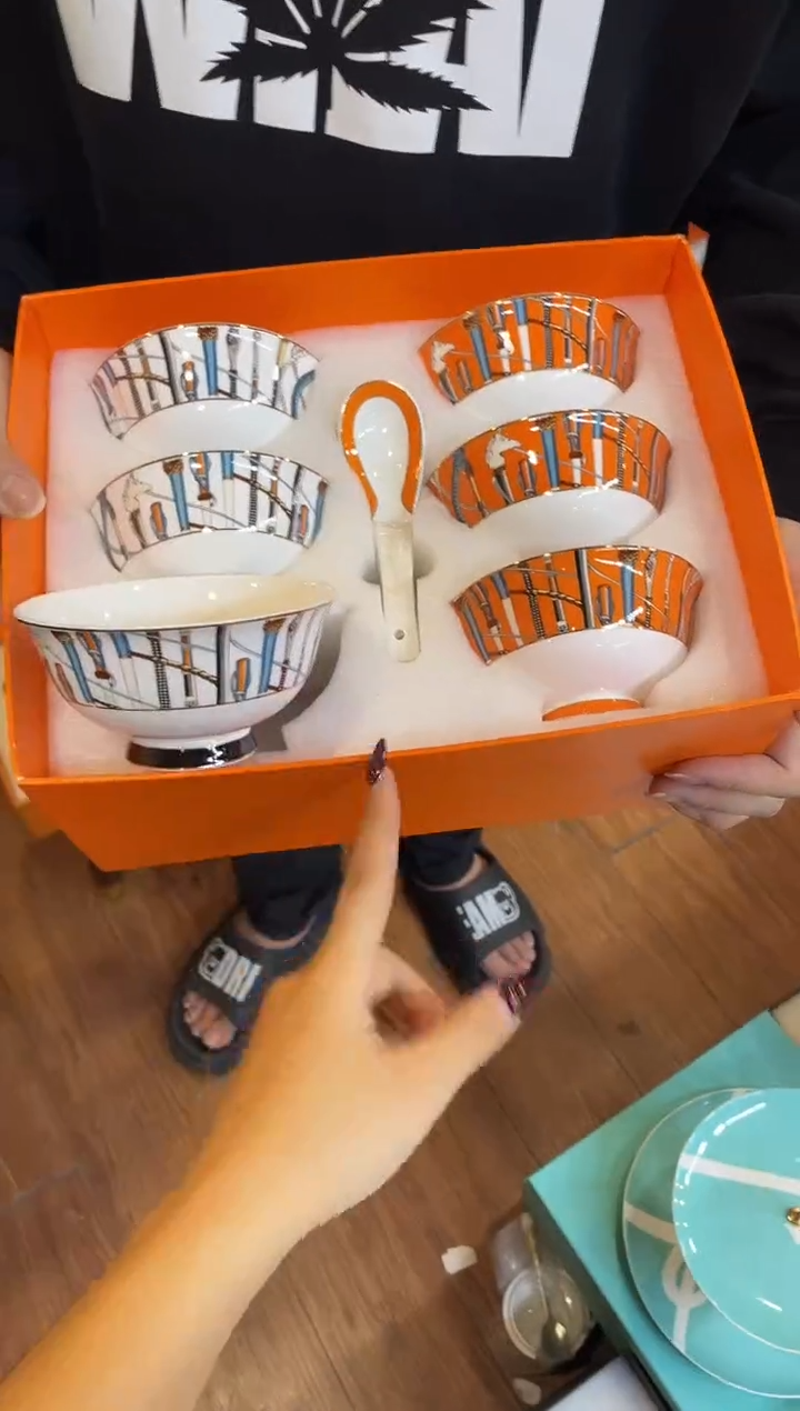 杯鸿辉家品牌瓷器，京东包邮！
