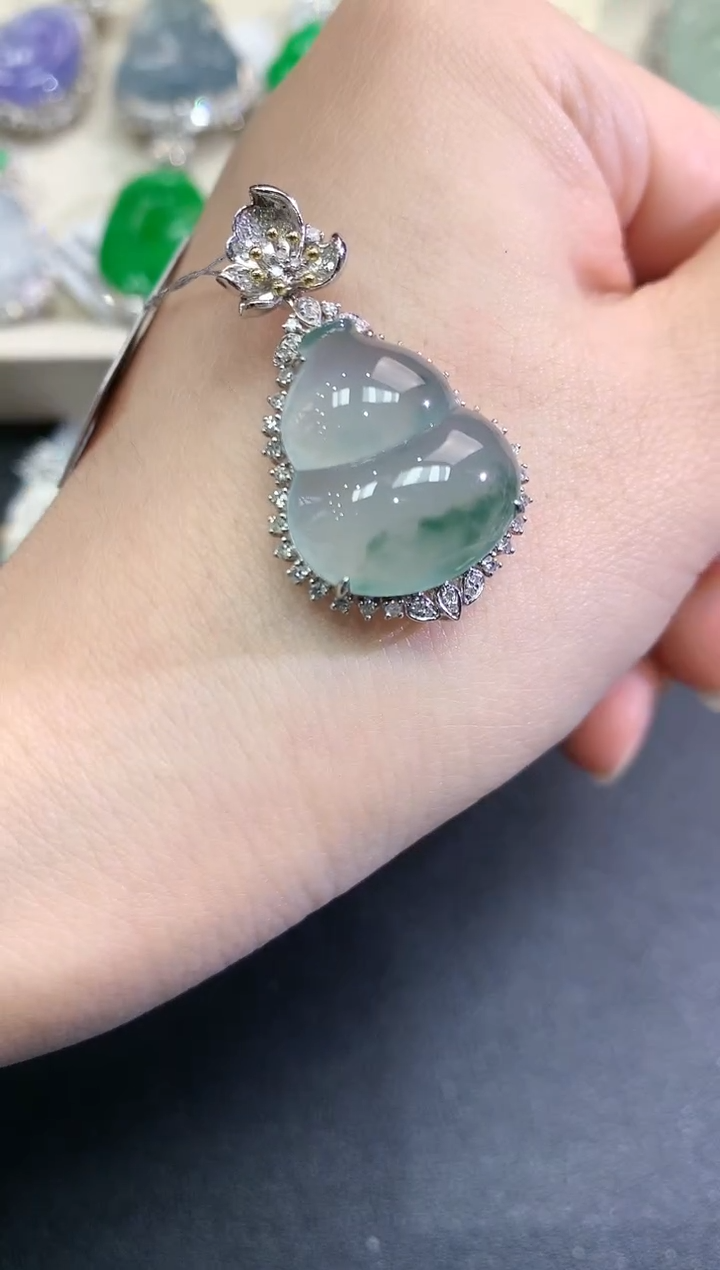 【闪购商品】翡翠颈饰18K金镶嵌C189