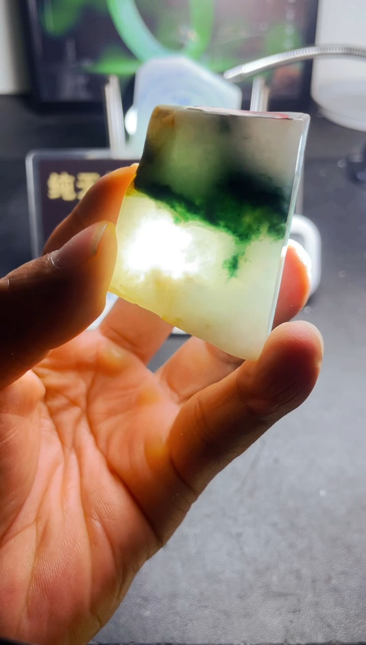 未镶嵌翡翠定制翡翠俊翡翠