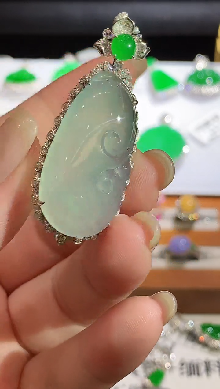 翡翠18K金镶嵌吊坠(不含链)MH