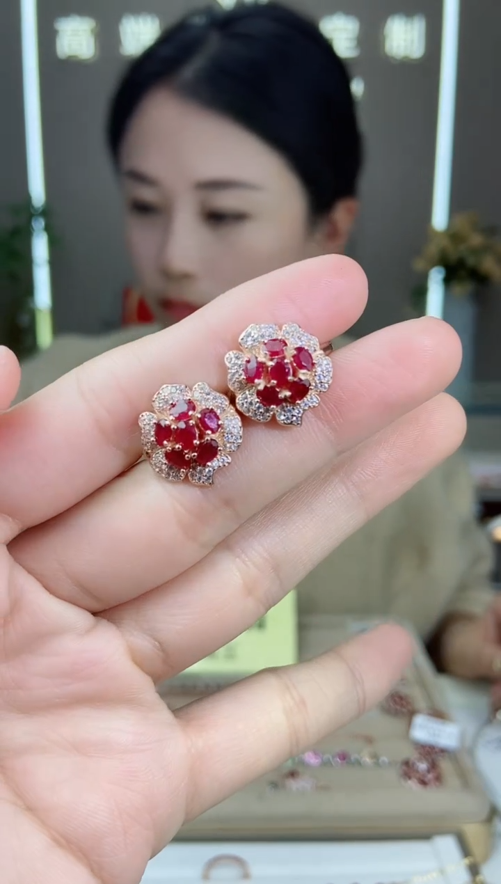 【闪购商品】红宝石耳饰银S925镶嵌耳饰