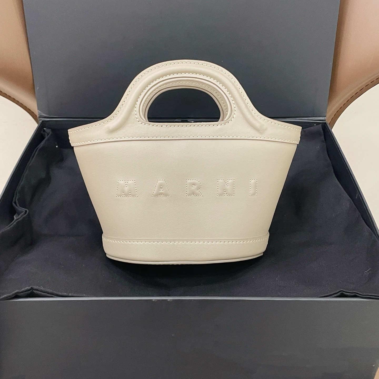 95新 MARNI 水泥灰色斜挎菜篮子包