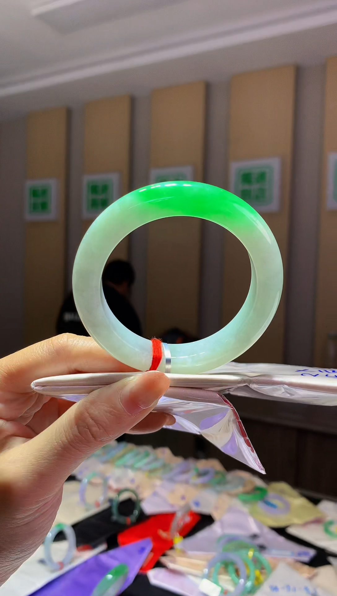 未镶嵌手镯翡翠-N45 圈口 全款22万 定金2万