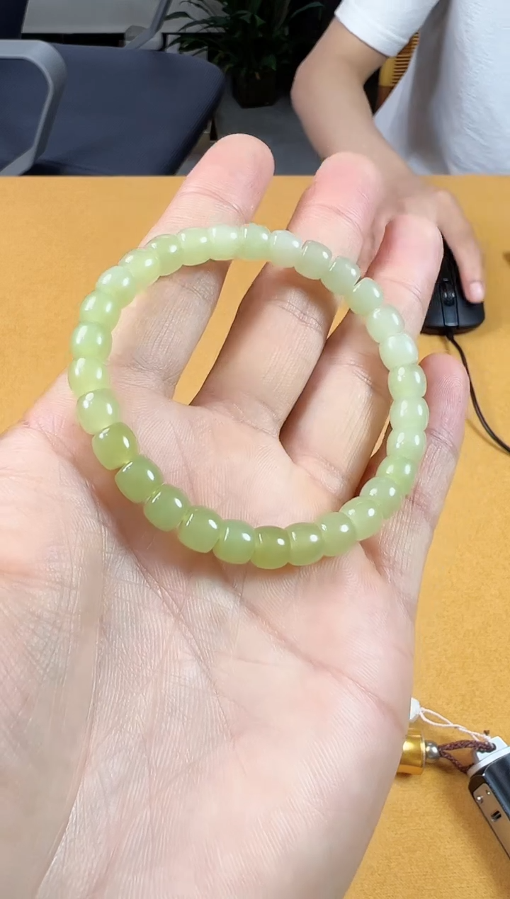 和田玉未镶嵌颈饰手串