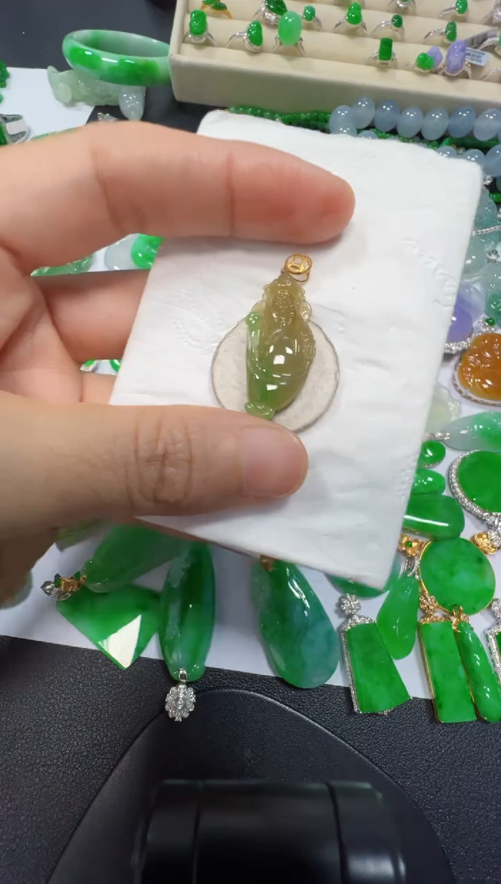 吊坠(不含链)18K金镶嵌翡翠1680