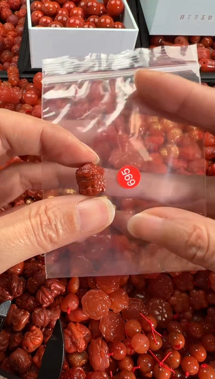 【闪购商品】南红玛瑙颈饰未镶嵌1