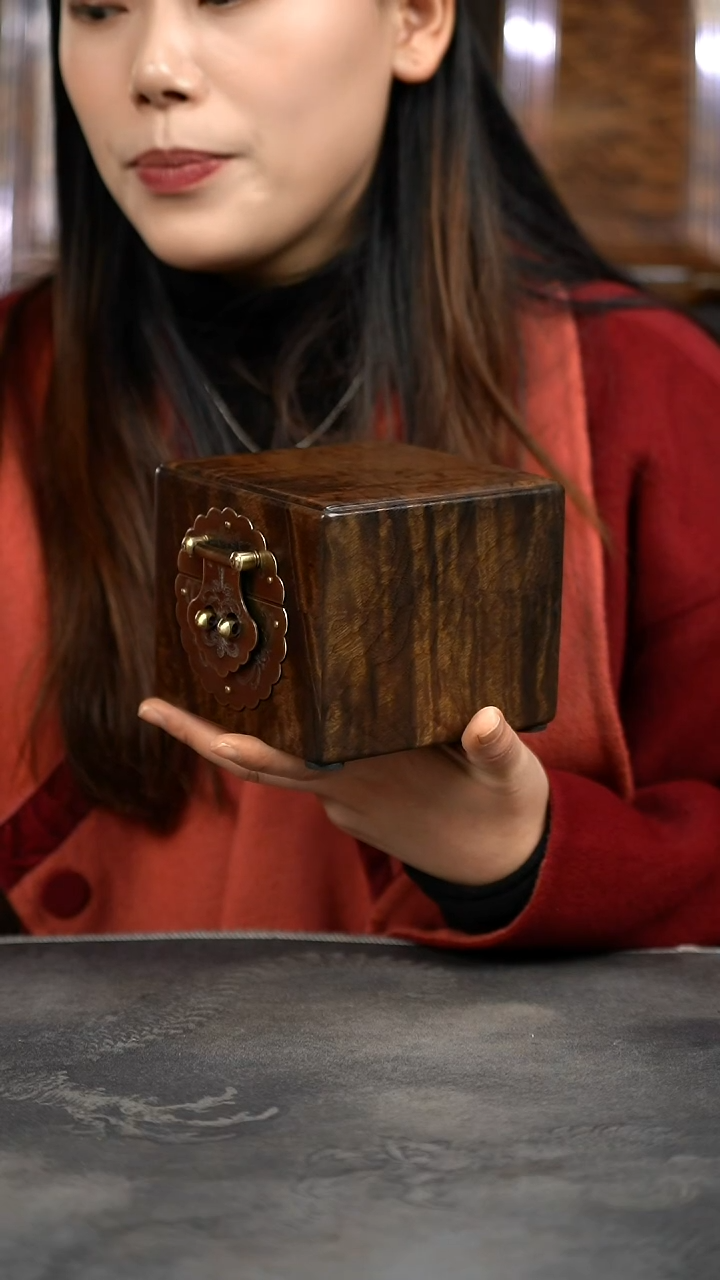 【闪购商品】金丝楠木艺金玉满堂一木一器收纳盒