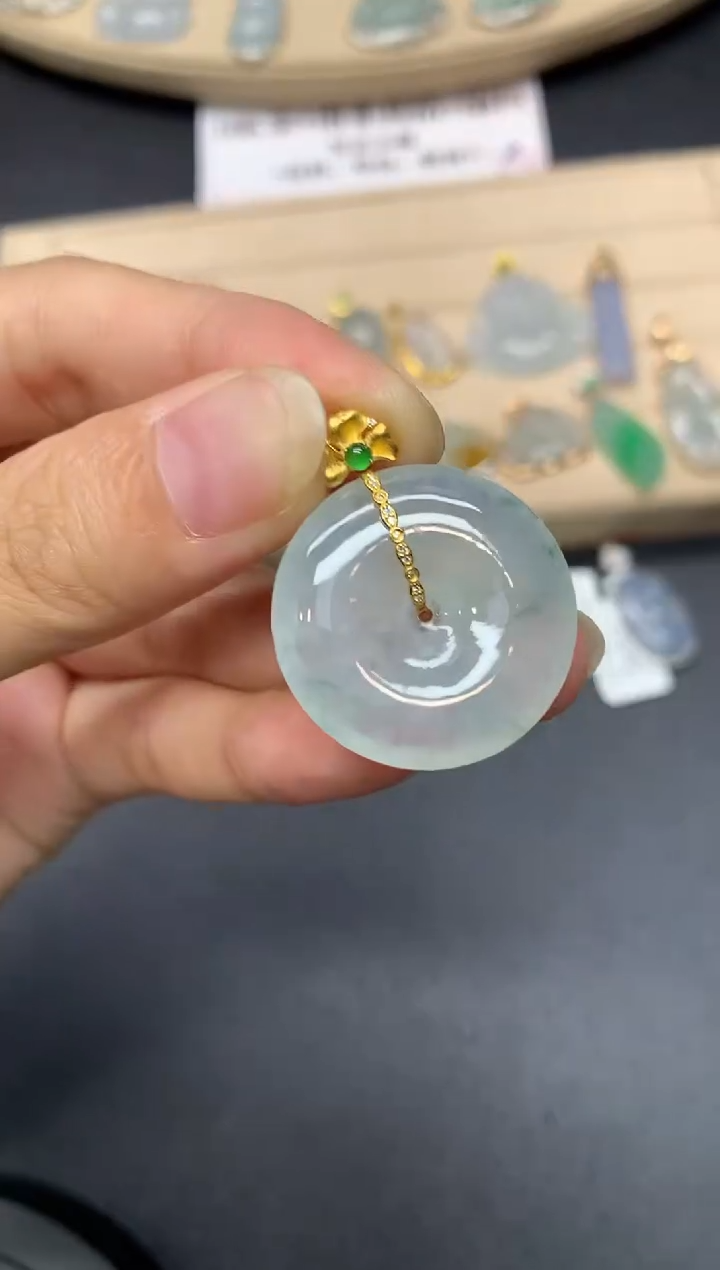 翡翠18K金镶嵌吊坠(不含链)平安扣【无服务费】