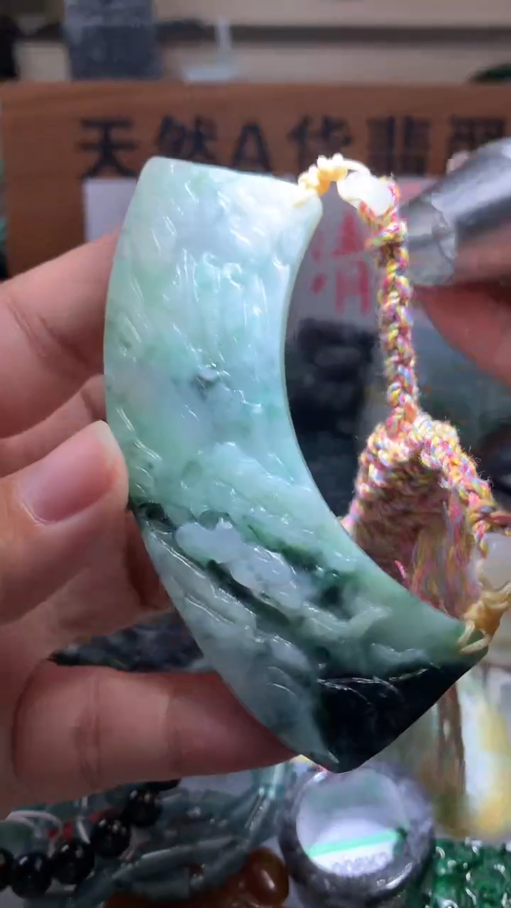 【闪购商品】翡翠颈饰未镶嵌保真天然A货翡翠