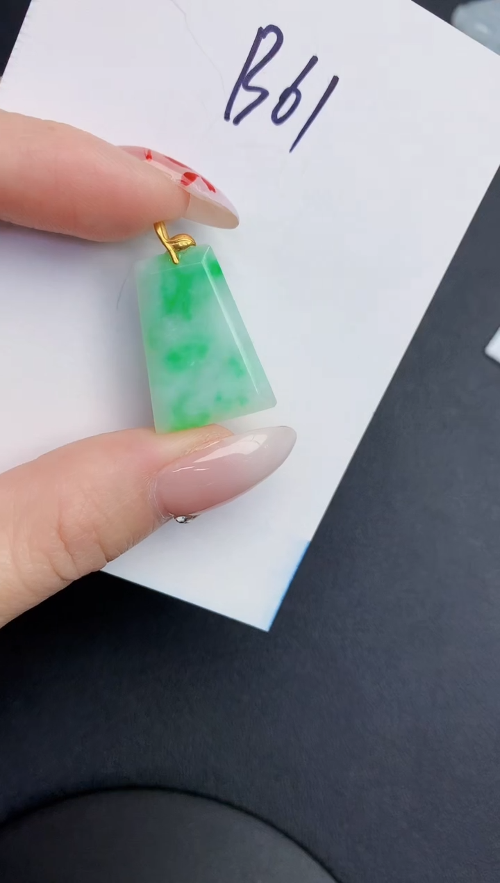 【闪购商品】翡翠颈饰18K金镶嵌000000000000