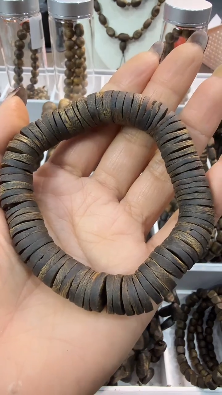 【闪购商品】沉香手串26克+沉水级片珠奇楠沉香多样性发一
