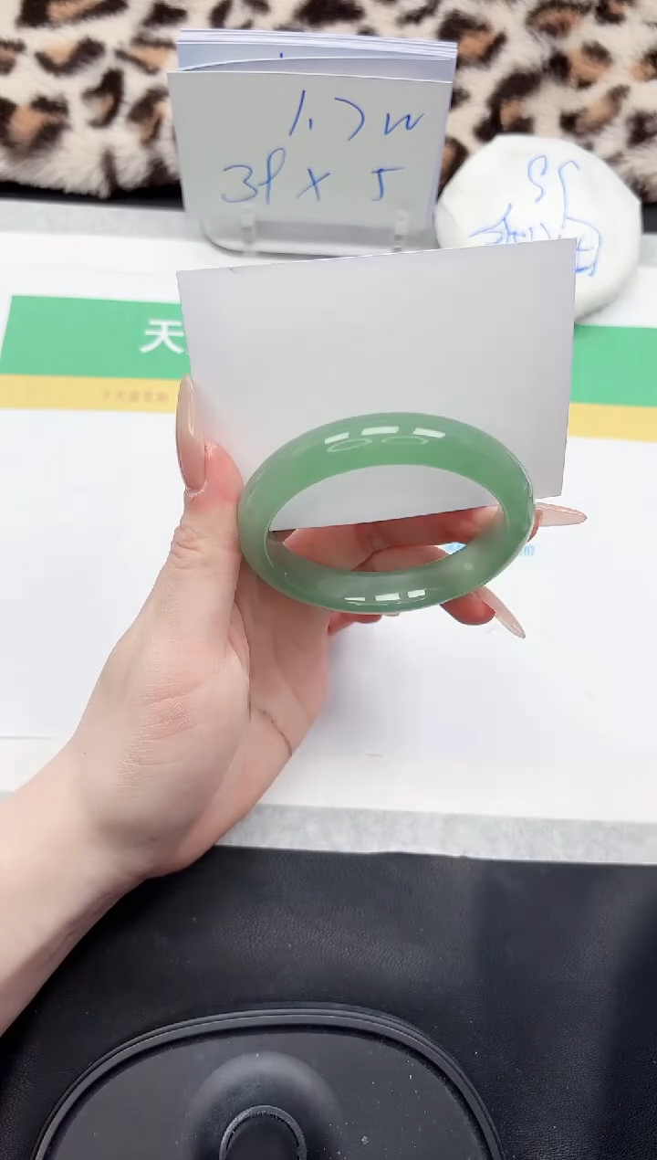 【闪购商品】石英质玉手镯未镶嵌310-58