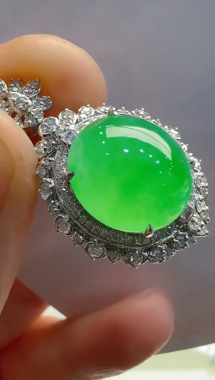 【闪购商品】翡翠吊坠(不含链)18K金镶嵌多样性发货拍一发一