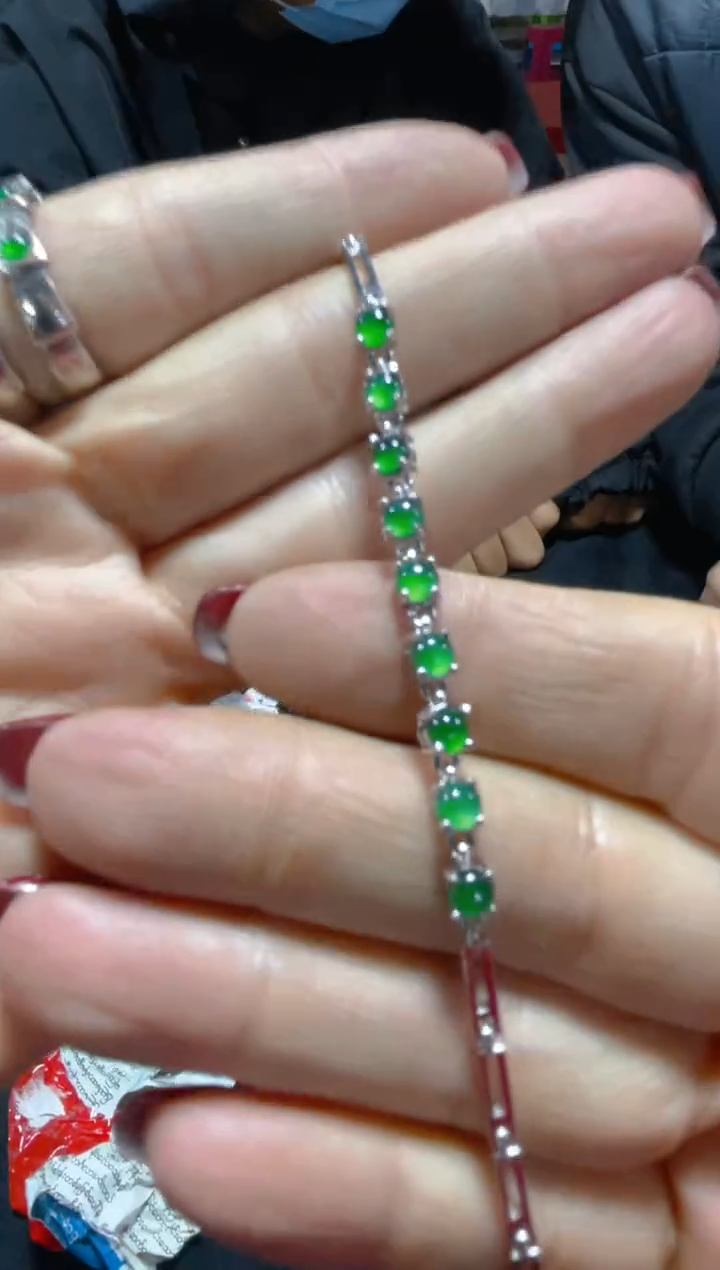 【闪购商品】翡翠手链未镶嵌天然A货翡翠 假一赔四