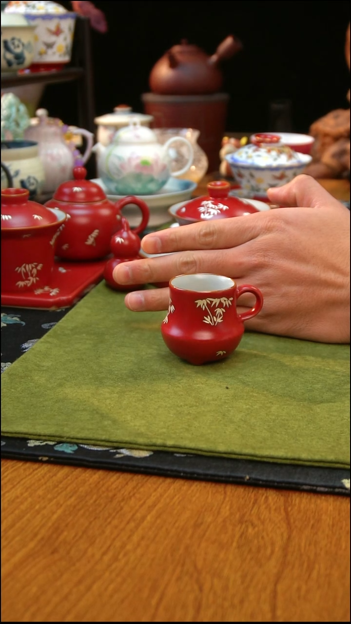 专做手绘和手工茶具的直播间