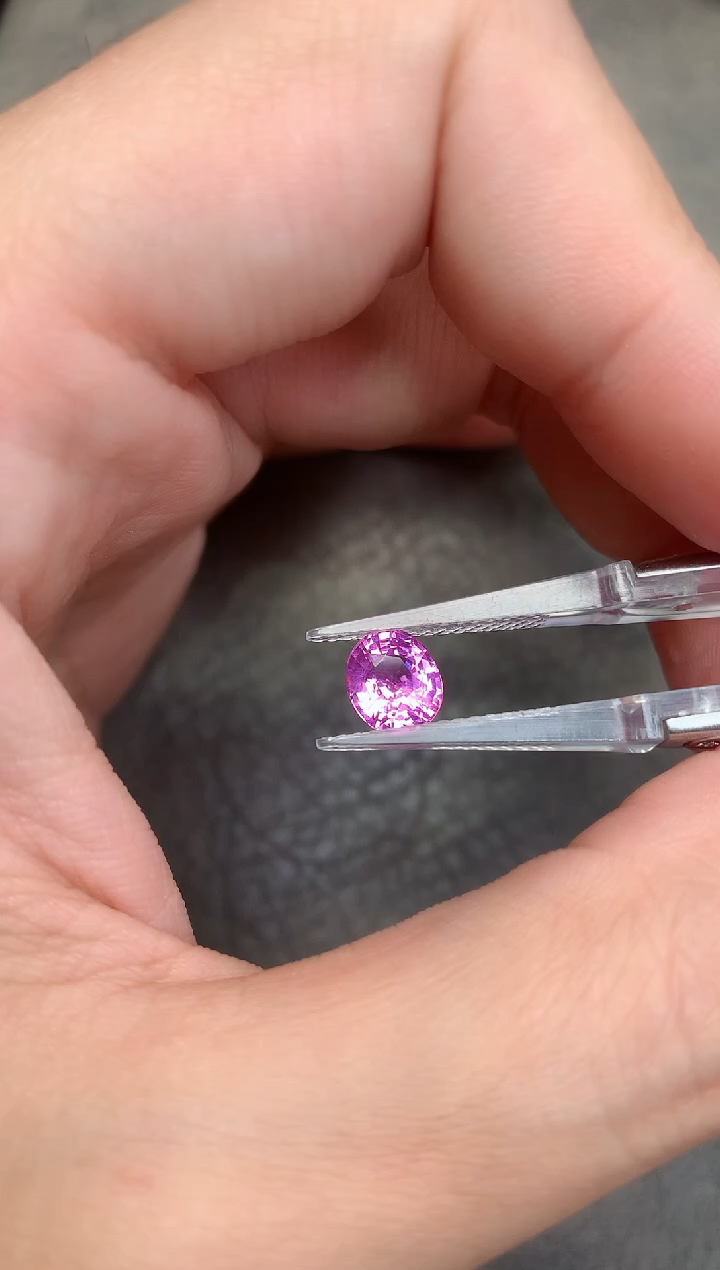 【闪购商品】尖晶石裸石未镶嵌1.89ct 椭圆 VB 马亨盖 SY