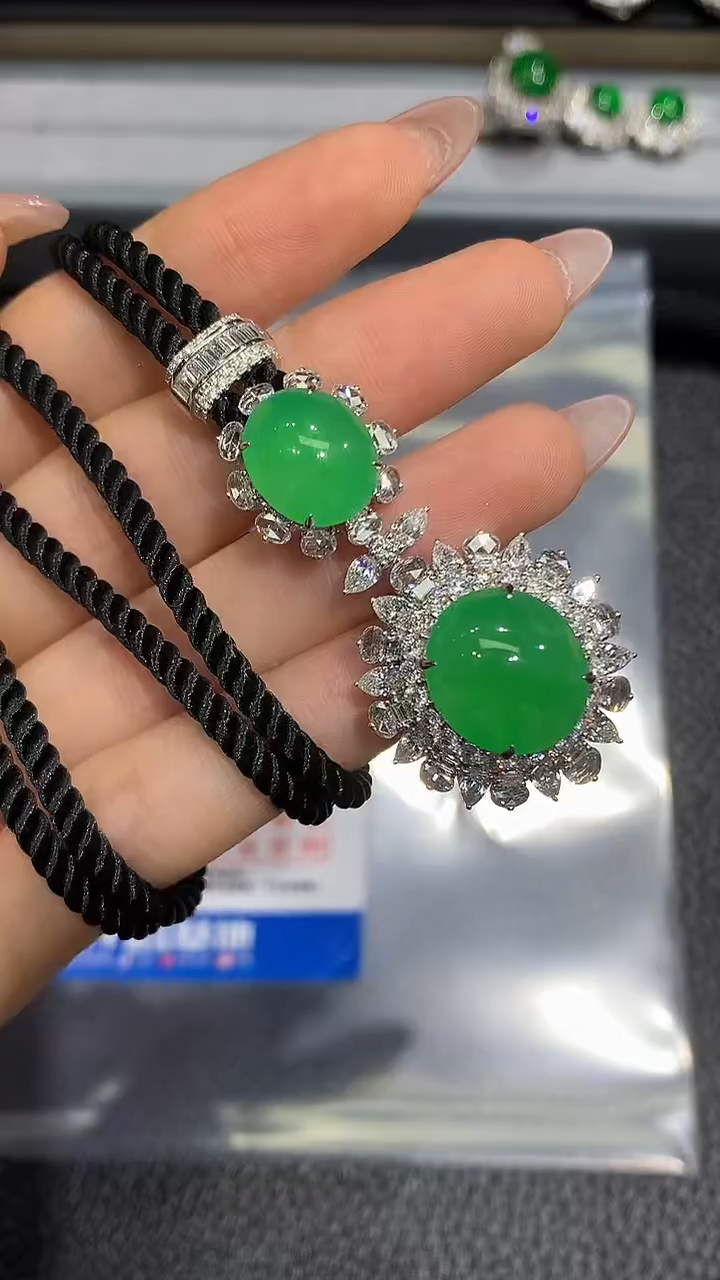 定制翡翠18K金镶嵌吊坠不含链全款85800 定金40000