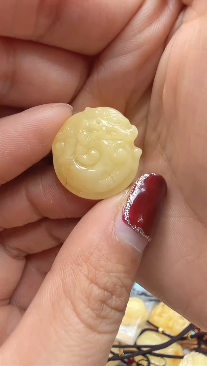 【闪购商品】琥珀裸石未镶嵌配饰