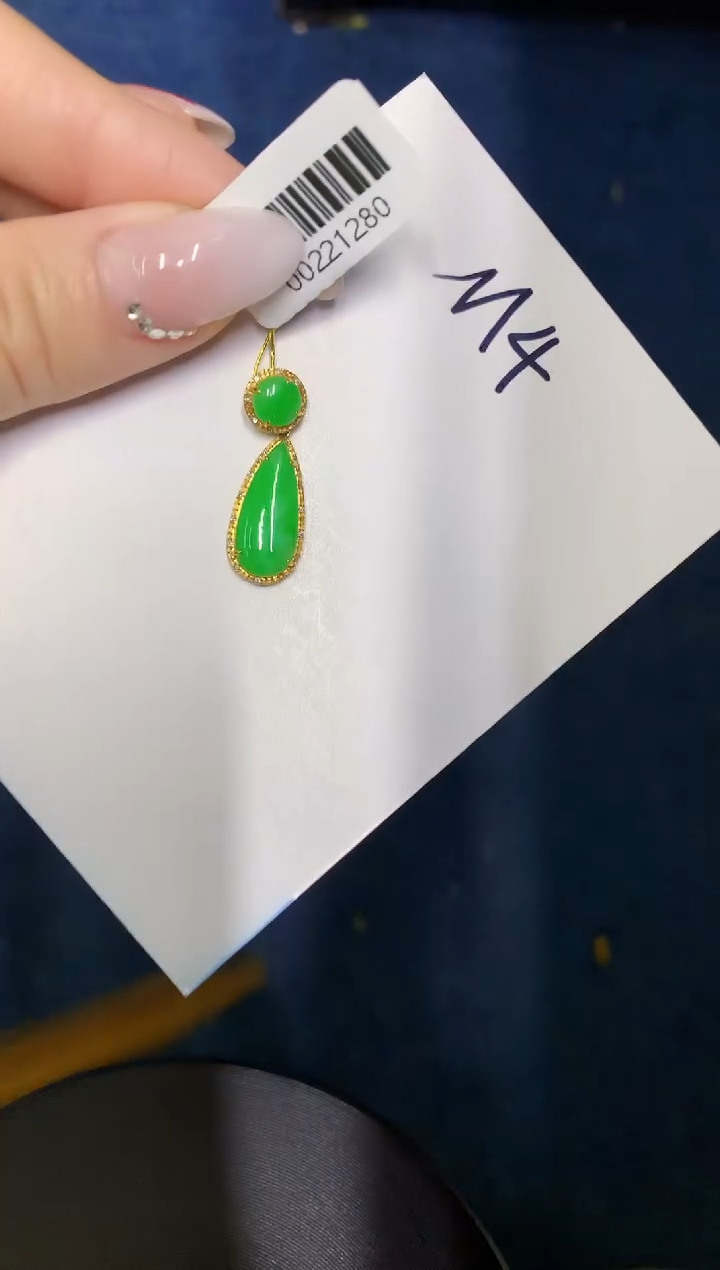 【闪购商品】翡翠颈饰18K金镶嵌0000000000