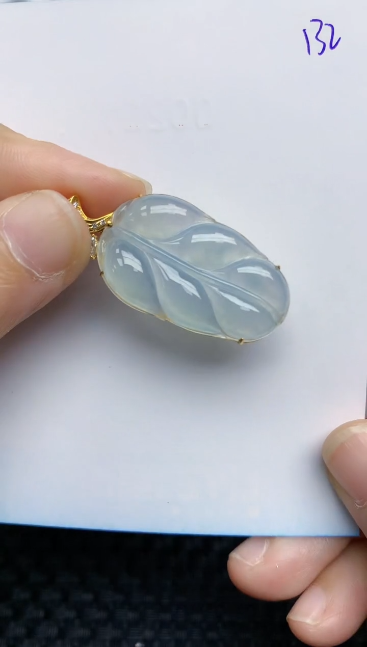 【闪购商品】翡翠挂件18K金镶嵌132天然A货翡翠