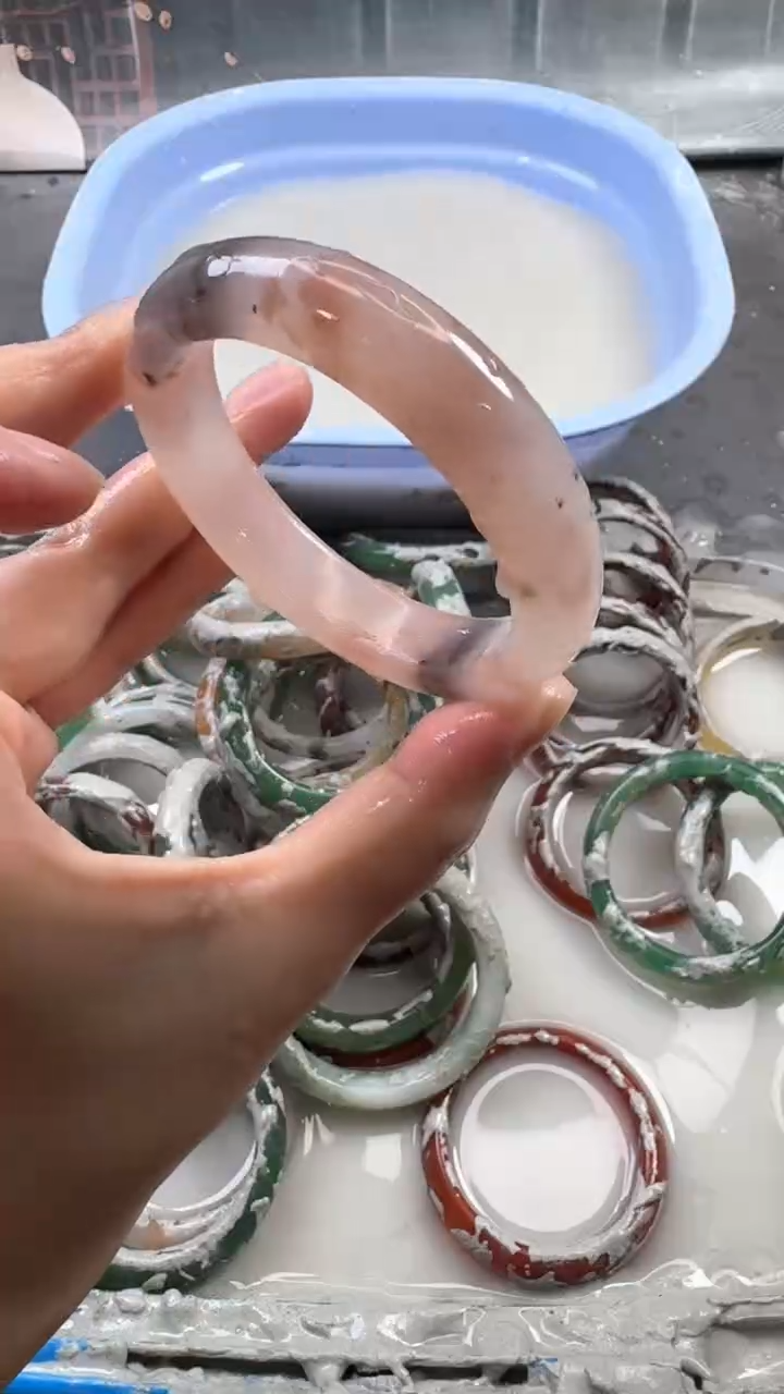 【闪购商品】石英质玉手镯未镶嵌60