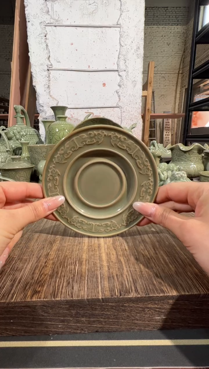 微瑕耀州窑饕餮杯垫