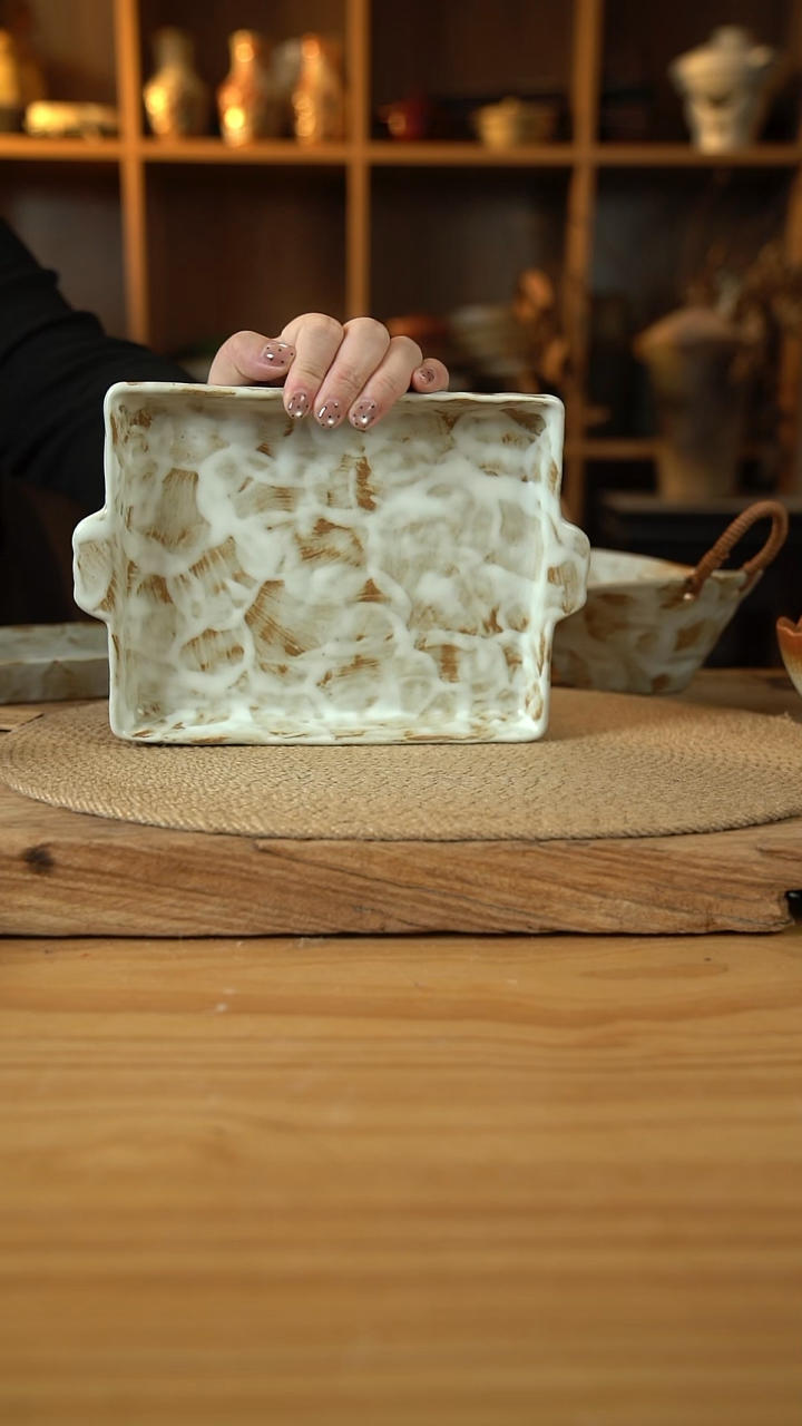 粉影系列的8英寸双耳烤盘1个