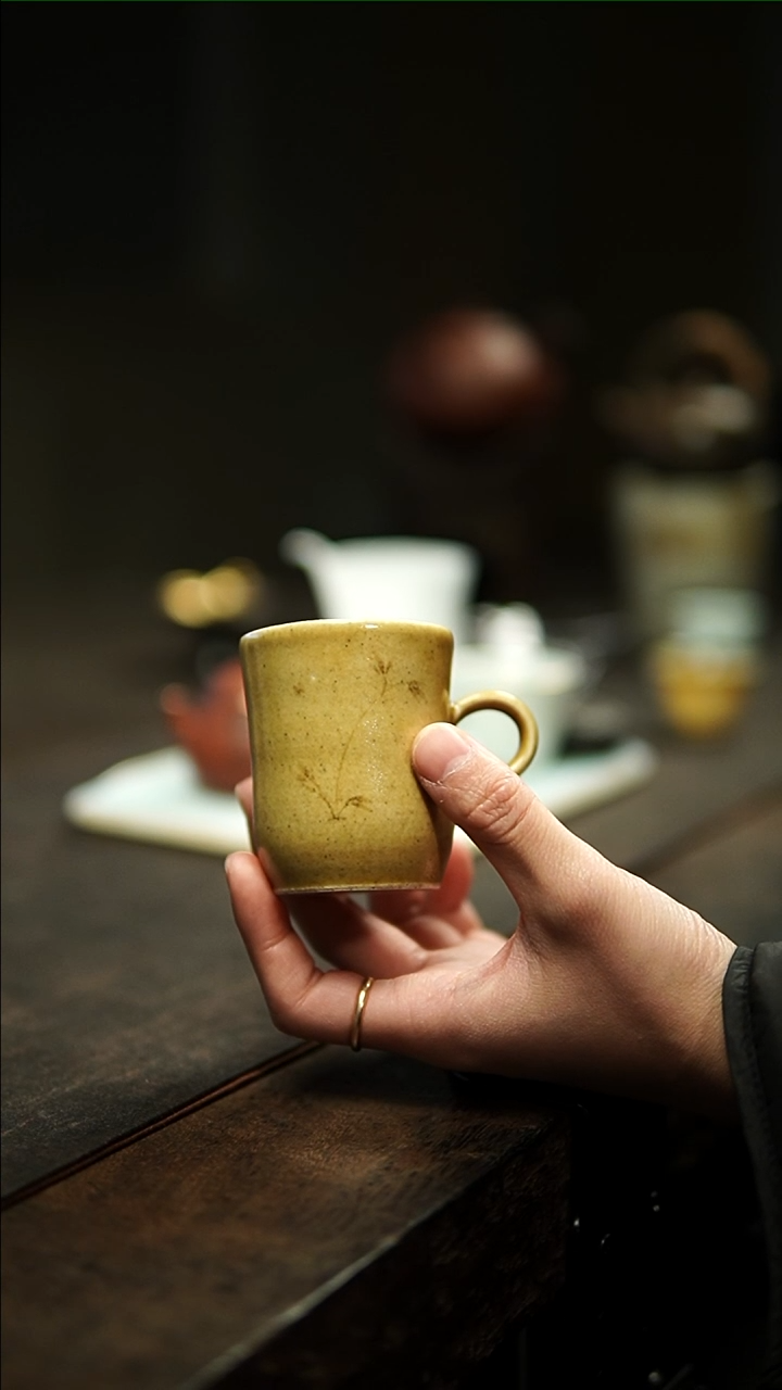 【闪购商品】云龙陶泥黄釉杯杯11111