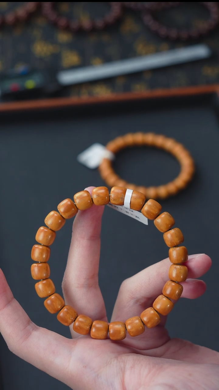 手串紫金鼠实心老型9.5     10904