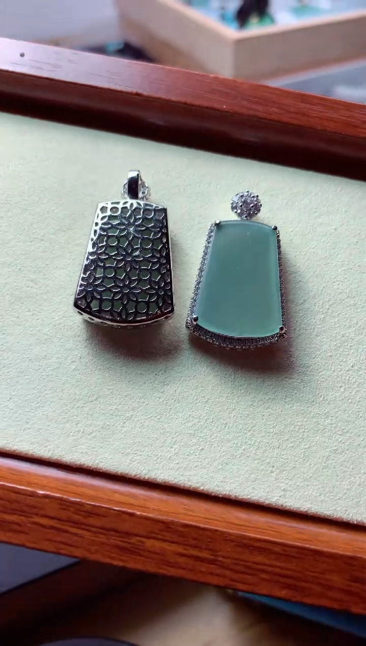 【闪购商品】翡翠颈饰未镶嵌多样性发货 发其一 天然翡翠