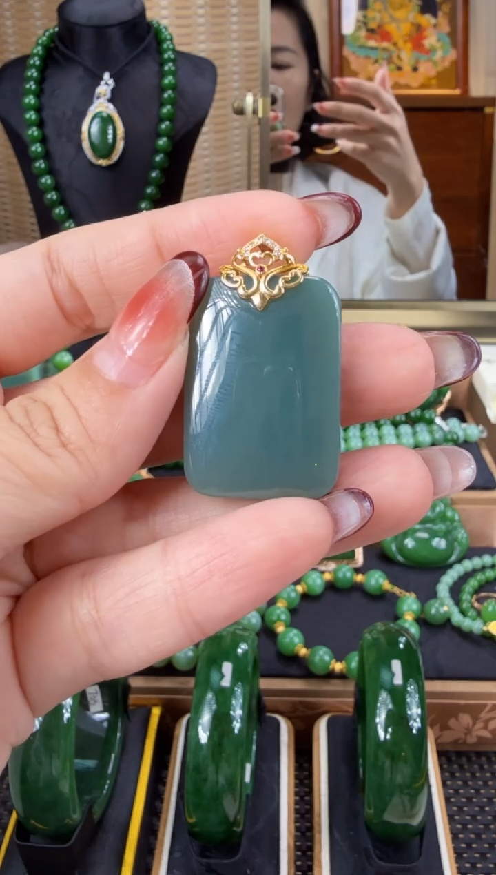 【闪购商品】和田玉（碧玉）吊坠(不含链)18K金镶嵌 