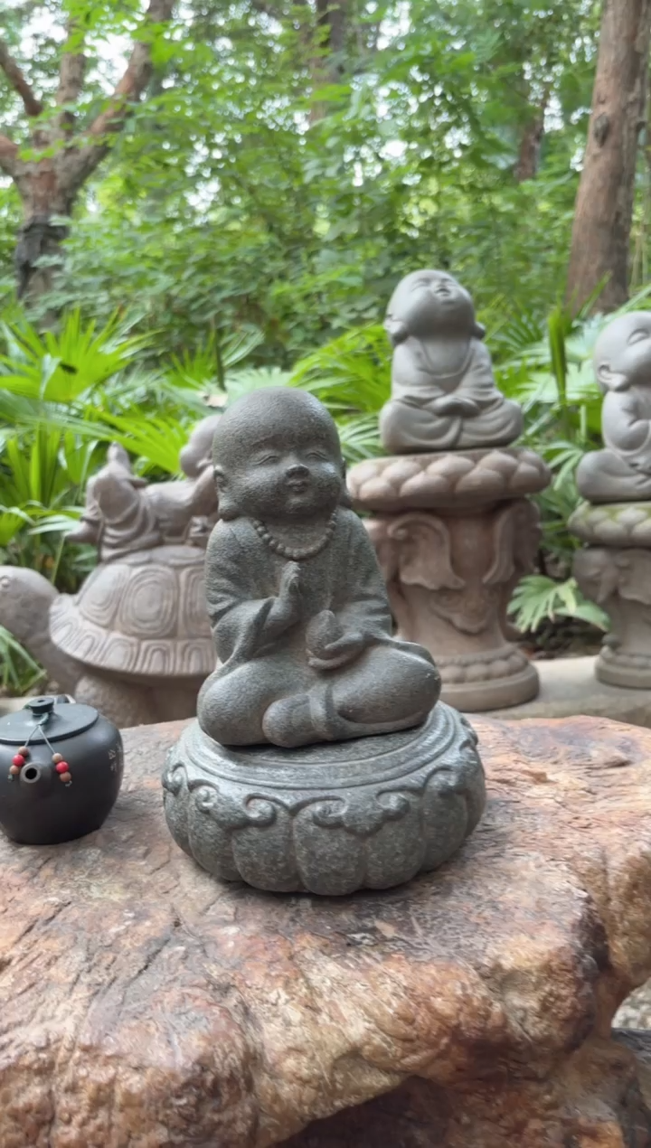 人造石寿桃沙弥 莲花大鼓摆件