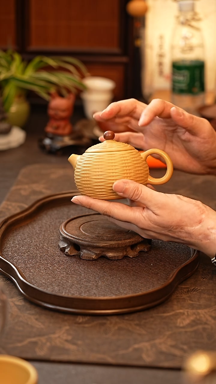 茶壶紫砂西施     