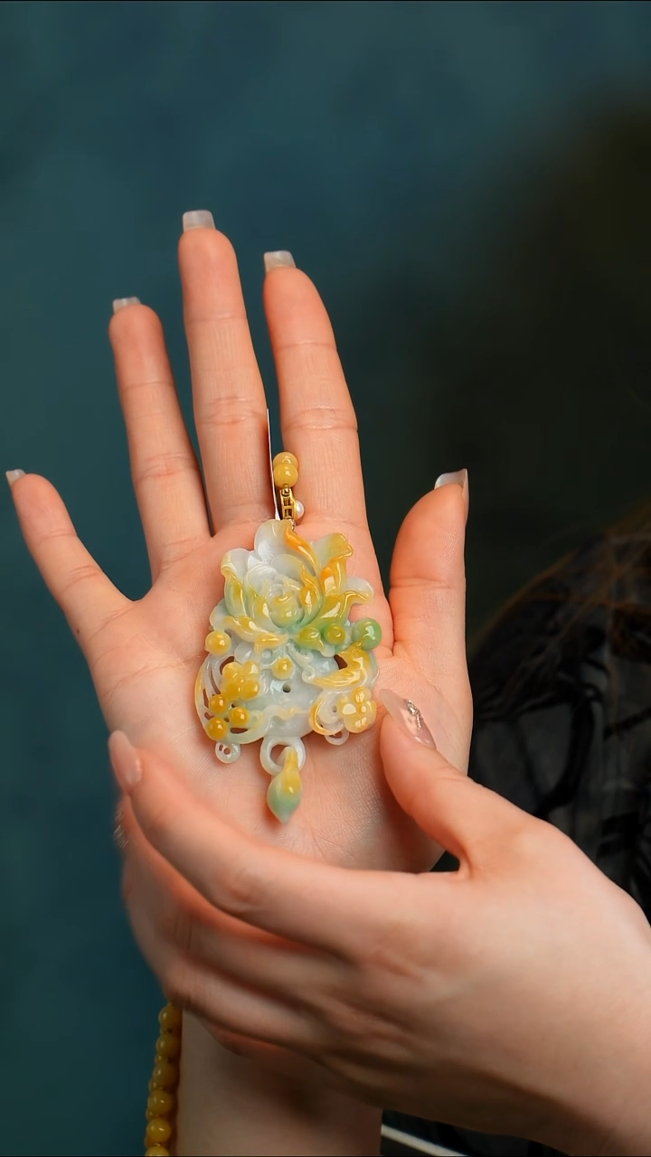 【闪购商品】翡翠颈饰未镶嵌黄加绿