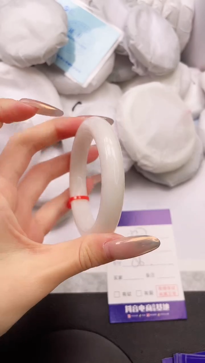 【闪购商品】和田玉手镯未镶嵌2K227-56