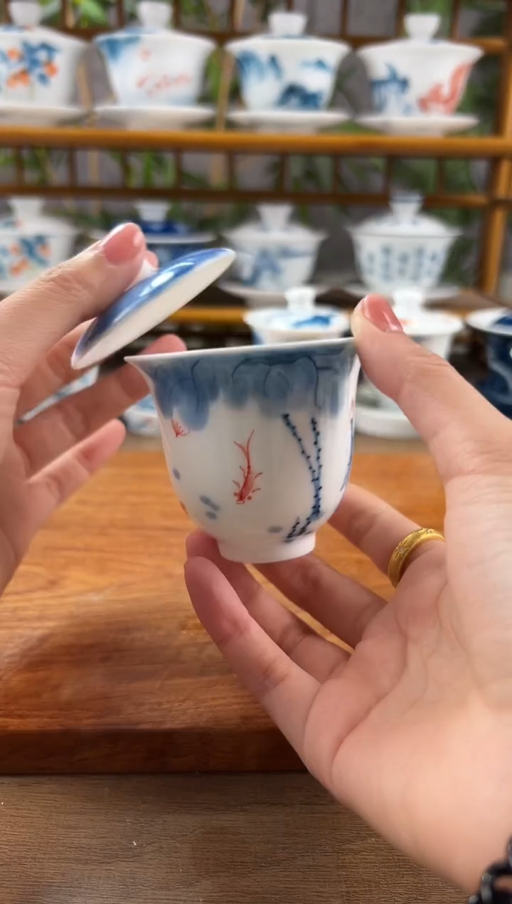 【闪购商品】危险线条莲美人备盖碗