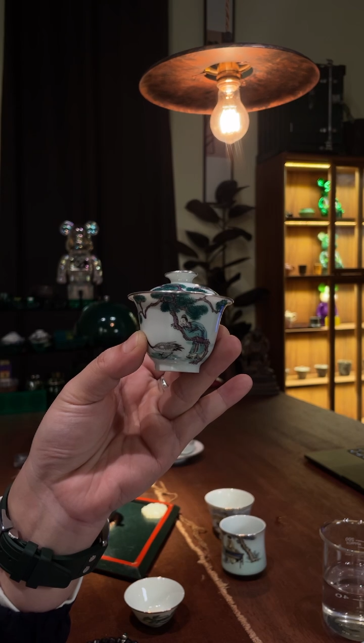 包银松树人物小盖碗